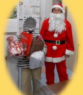 「たんぽぽのクリスマス会の様子」エコアール様、羽川幼稚園様からプレゼントの協賛